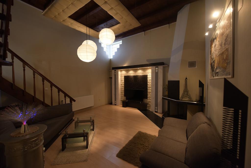 H&V Residence - Split Level Apartment Arad Extérieur photo